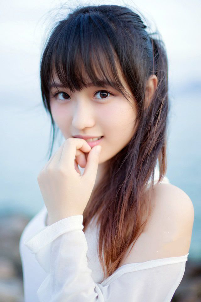 “将军，这是何故？”邓贤一脸愕然的看向魏延。